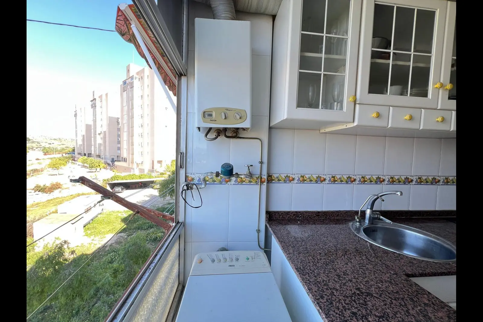 Piso en Juan XXIII, Alicante · foto 19 de 20